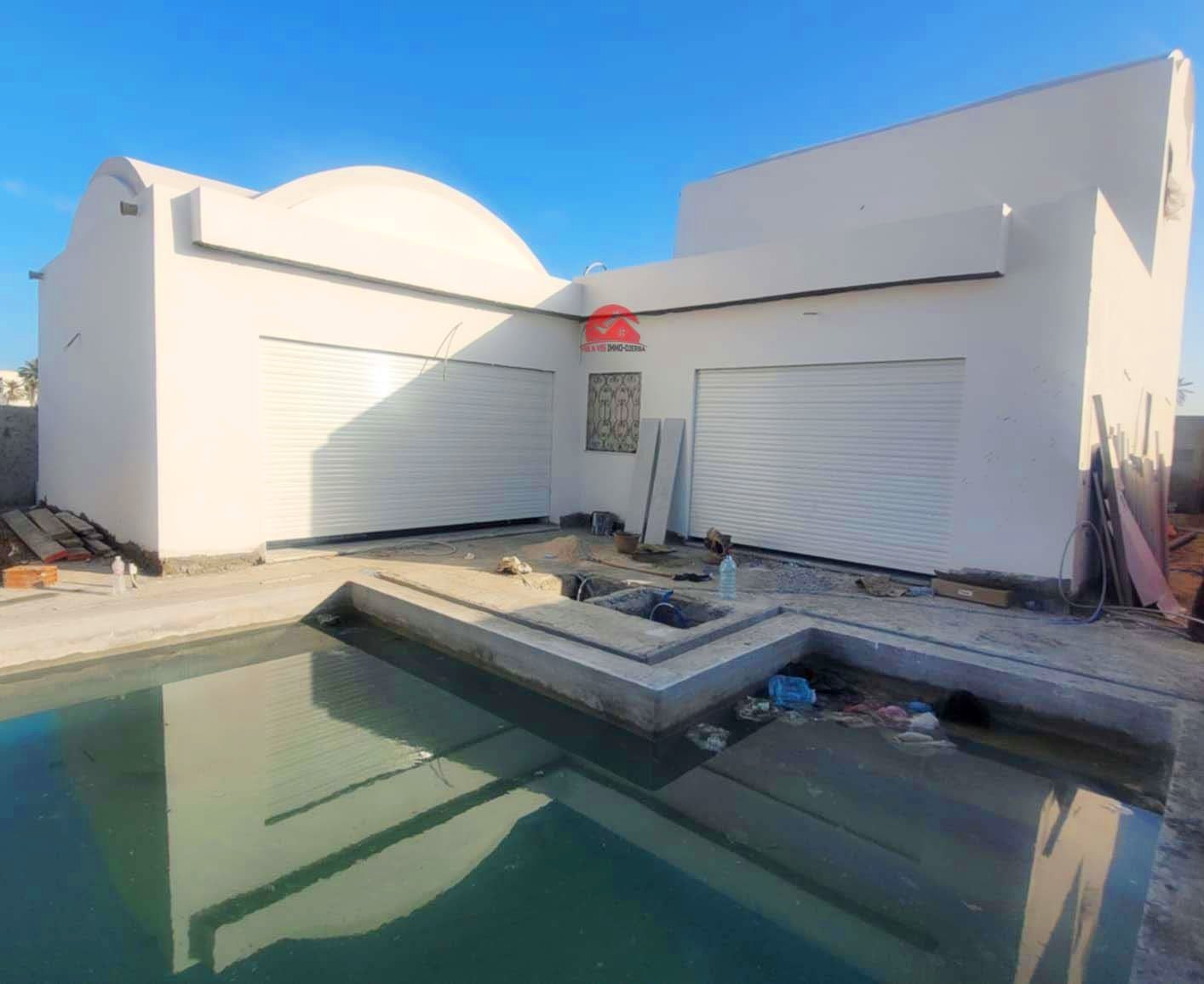 A vendre à Djerba Midoun - villa avec piscine ZU - Réf V683